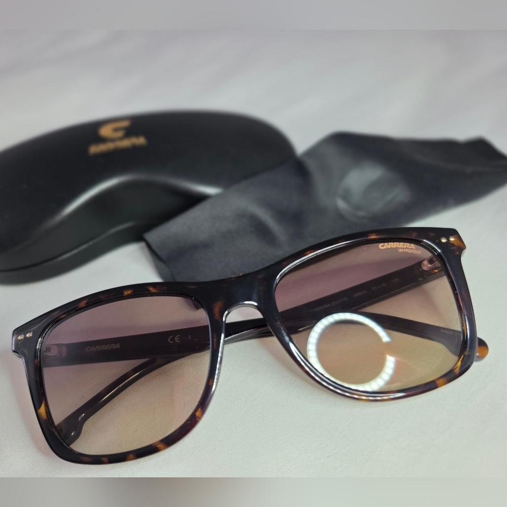 Carrera (Unisex) 2022T Sunglasses. Dark Havana - Brown Gradient